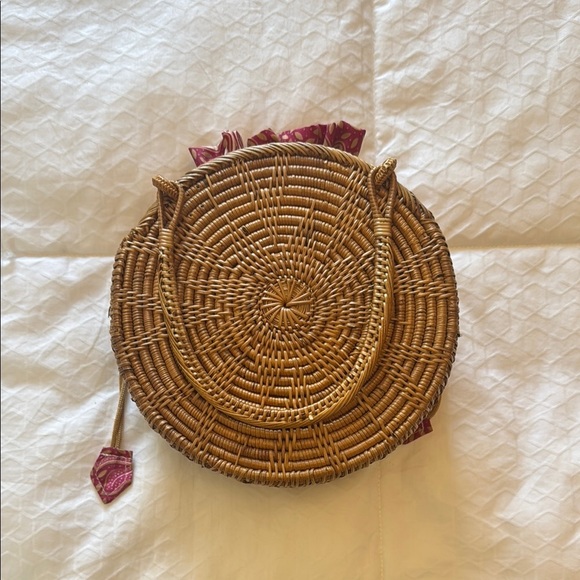 Round Woven Tan Bag Handcrafted in Bali - Picture 5 of 5